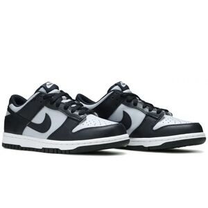 Nike Georgetown Dunks Size 8 women/ 6 youth